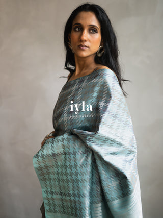 The Signature Houndstooth Kanjeevaram in Cloudy Blue