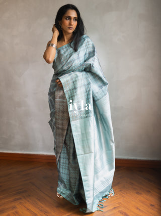 The Signature Houndstooth Kanjeevaram in Cloudy Blue