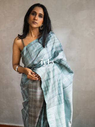 The Signature Houndstooth Kanjeevaram in Cloudy Blue