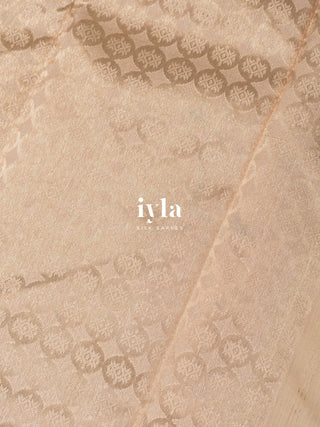 The Champagne Pearl Carnation Dream Kanjeevaram