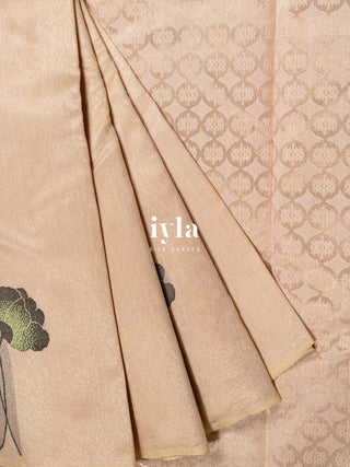 The Champagne Pearl Carnation Dream Kanjeevaram