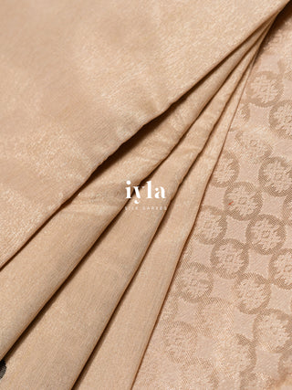 The Champagne Pearl Carnation Dream Kanjeevaram