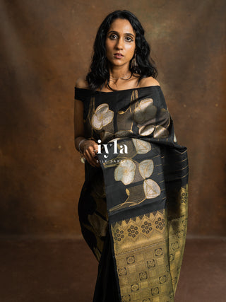 The Moonlit Lily Kanjeevaram in Black