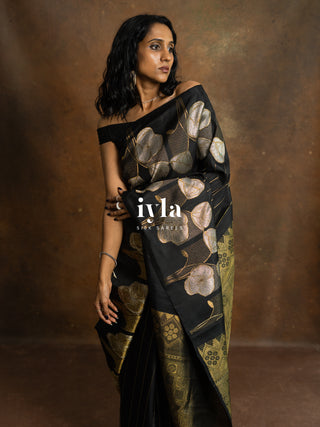 The Moonlit Lily Kanjeevaram in Black