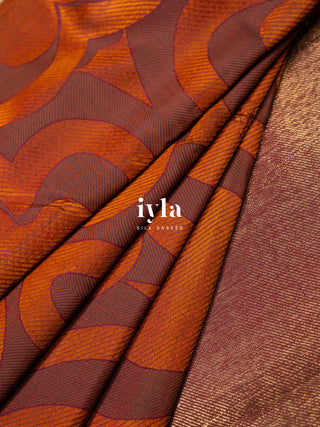 The Amber Paisley Dreams Kanjeevaram in Pure Gold