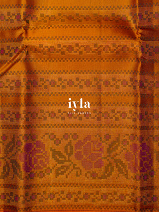 The Tangerine Pixel Petal Kanjeevaram