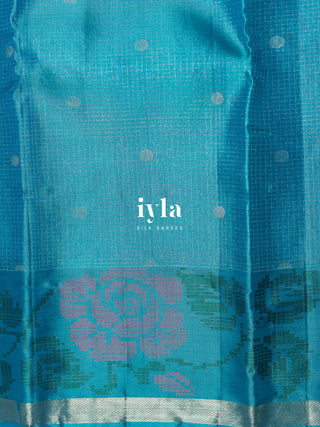 The Azure Blue Pixelated Flower Kanjeevaram