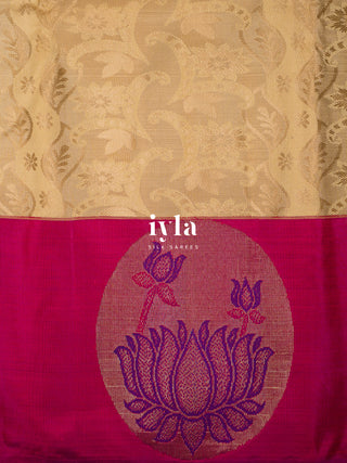The Lotus Pond DayDream in Pure Gold