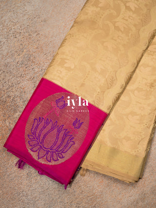 The Lotus Pond DayDream in Pure Gold