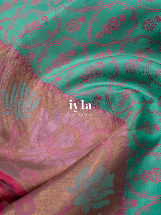 The Turquoise Floral Garden Kanjeevaram in Pure Gold