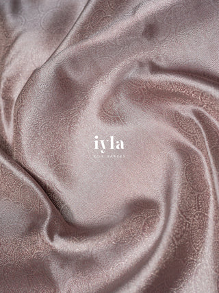 The Radha and Gopika's Tale of Vrindavan Kanjeevaram