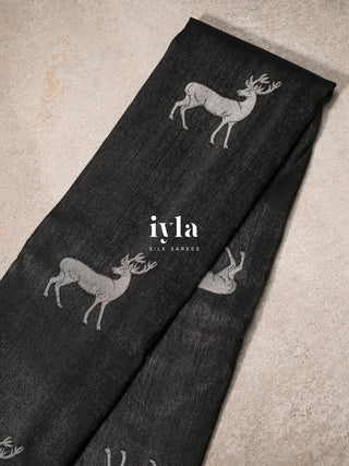 The Reversible Deer Kanjeevaram Onyx Black