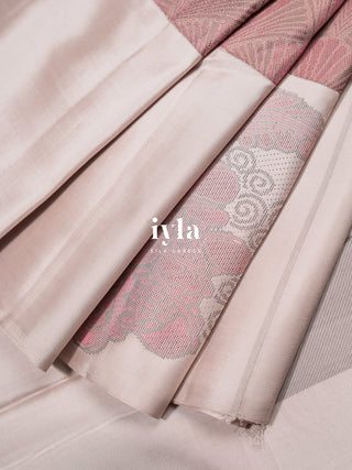 The whispers of the Ocean Kanjeevaram