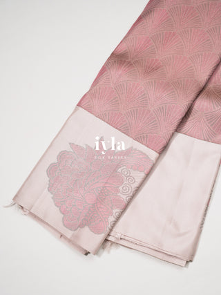 The whispers of the Ocean Kanjeevaram