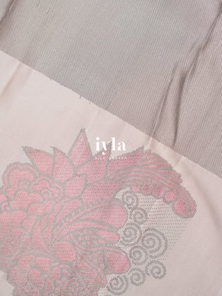 The whispers of the Ocean Kanjeevaram