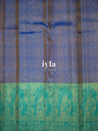 The Timeless Indian Queen Kanjeevaram in Iyla Blue
