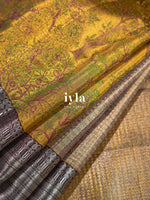 Load image into Gallery viewer, The Oakwood Bridal Kanjeevaram in Gold
