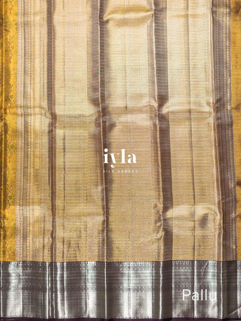 The Oakwood Bridal Kanjeevaram in Gold