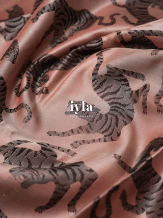 The Tiger Core Kanjeevaram in Clay Pink