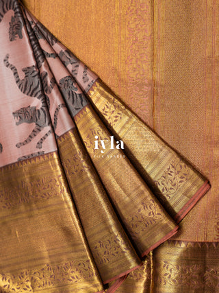 The Tiger Core Kanjeevaram in Clay Pink