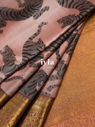 The Tiger Core Kanjeevaram in Clay Pink