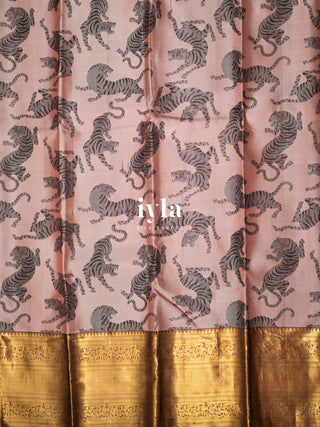 The Tiger Core Kanjeevaram in Clay Pink