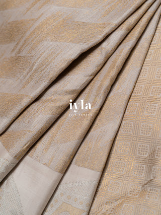 The Moonlit White Paint strokes Kanjeevaram