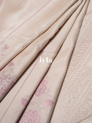 The Pearl White Bloom Affair Kanjeevaram