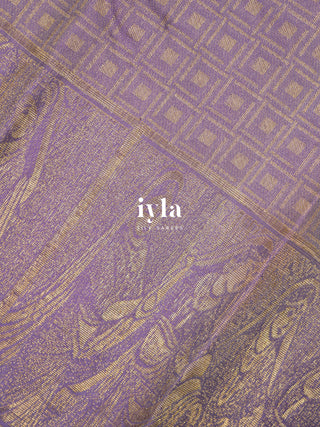 The women of the wedding Kanjeevaram in Pastel Lavender