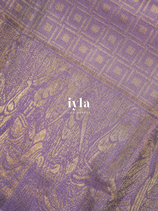 The women of the wedding Kanjeevaram in Pastel Lavender