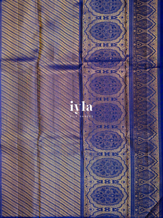 The Birds on Blooming Magnolia Kanjeevaram in Chartreuse Green