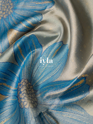 The Wild Cosmos Bloom Kanjeevaram in Baby Blue