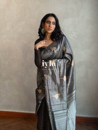 The Tropical Flamingo Glow Pop Kanjeevaram