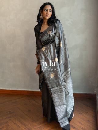 The Tropical Flamingo Glow Pop Kanjeevaram