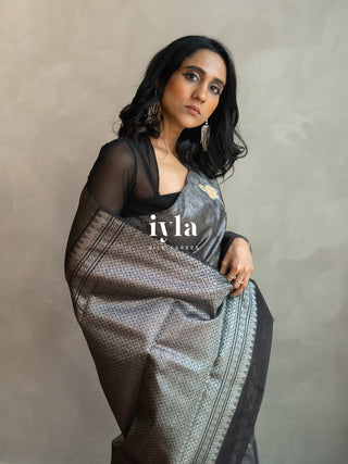 The Tropical Flamingo Glow Pop Kanjeevaram