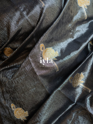 The Tropical Flamingo Glow Pop Kanjeevaram