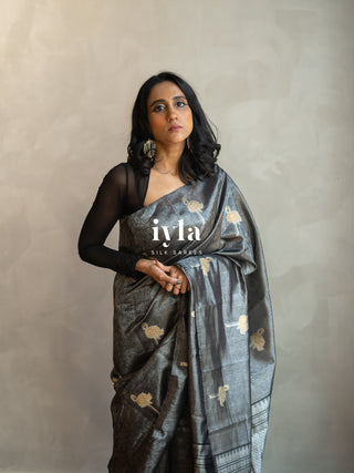 The Tropical Flamingo Glow Pop Kanjeevaram