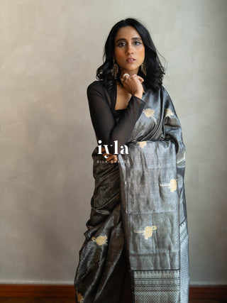 The Tropical Flamingo Glow Pop Kanjeevaram