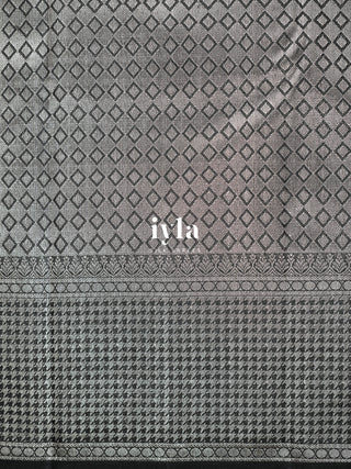 The Signature Houndstooth Kanjeevaram in Black