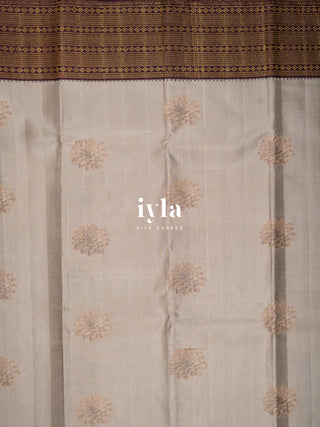 The Signature Madras Plaids x Dahlia Kanjeevaram