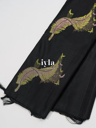 The Quill of Hogwarts Kanjeevaram in Charcoal Black