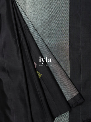 The Quill of Hogwarts Kanjeevaram in Charcoal Black