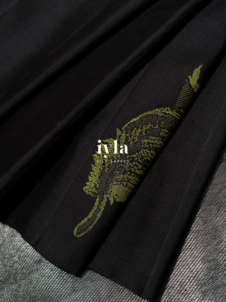 The Quill of Hogwarts Kanjeevaram in Obsidian Black