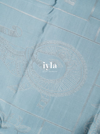 The Vintage Modernist Reversible Silk Saree in Powder Blue