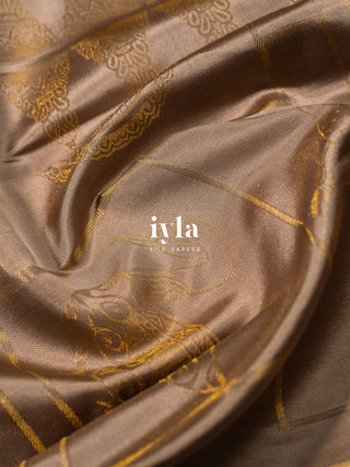 The Vintage Modernist Reversible Silk Saree in Champagne Sand