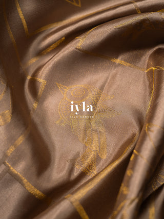 The Vintage Modernist Reversible Silk Saree in Champagne Sand
