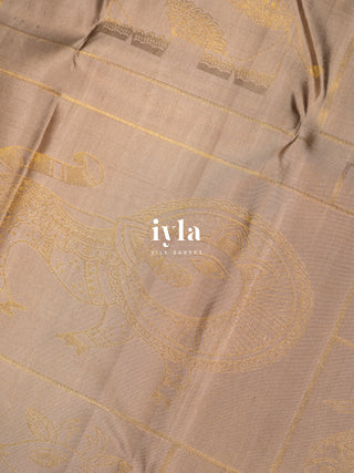 The Vintage Modernist Reversible Silk Saree in Champagne Sand