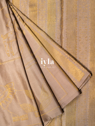 The Vintage Modernist Reversible Silk Saree in Champagne Sand