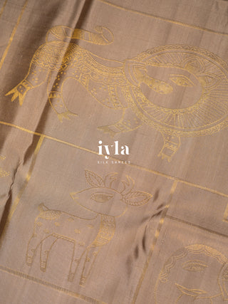 The Vintage Modernist Reversible Silk Saree in Champagne Sand