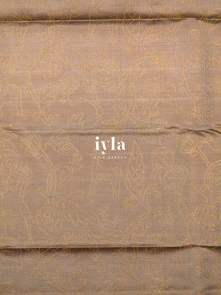 The Vintage Modernist Reversible Silk Saree in Champagne Sand